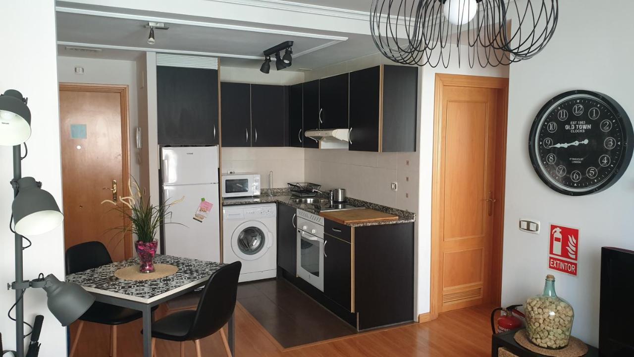 Apartamento "Los Prados" Wifi Y Parking Oviedo Kültér fotó