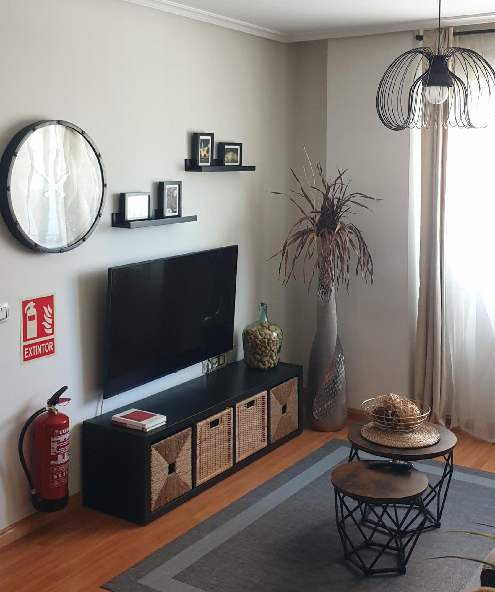 Apartamento "Los Prados" Wifi Y Parking Oviedo Kültér fotó