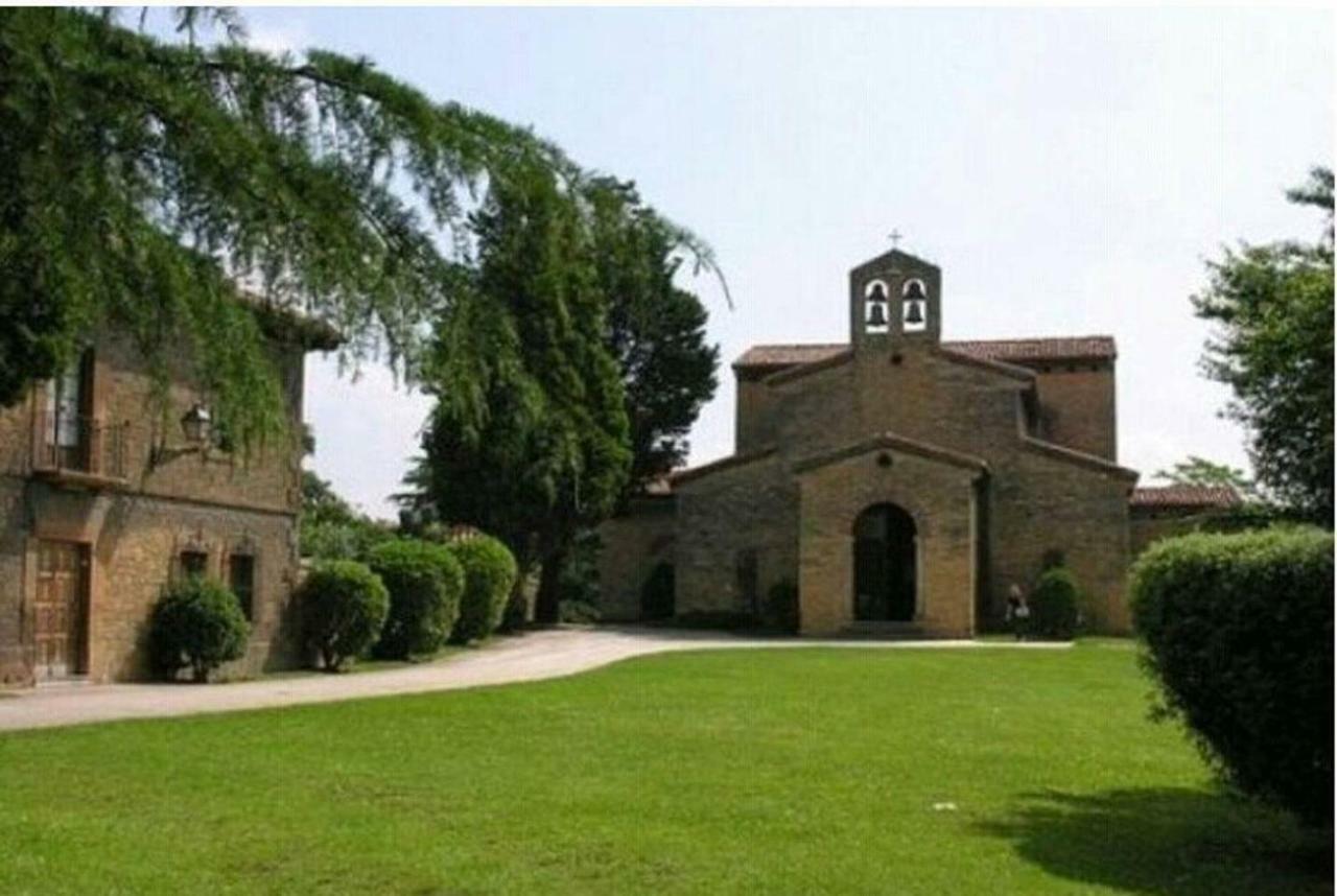 Apartamento "Los Prados" Wifi Y Parking Oviedo Kültér fotó