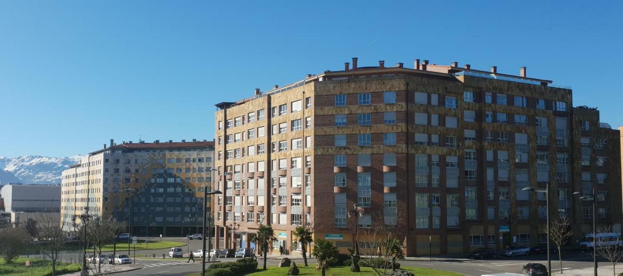 Apartamento "Los Prados" Wifi Y Parking Oviedo Kültér fotó