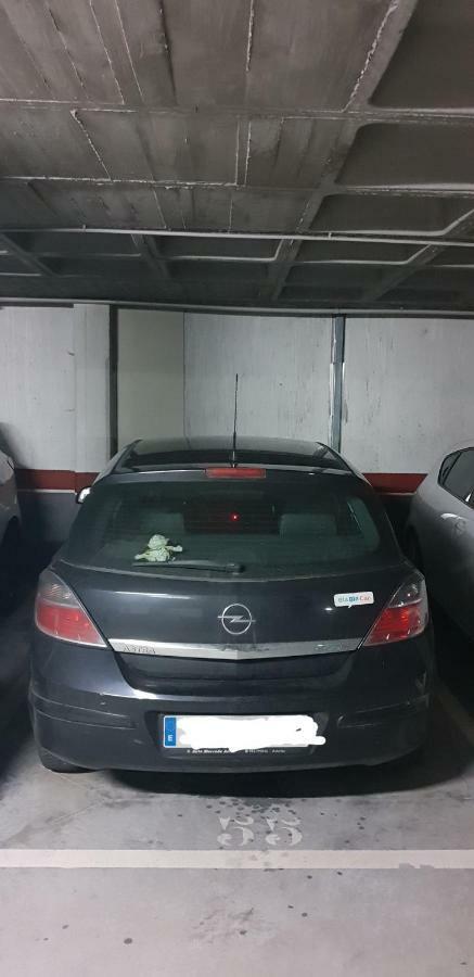 Apartamento "Los Prados" Wifi Y Parking Oviedo Kültér fotó